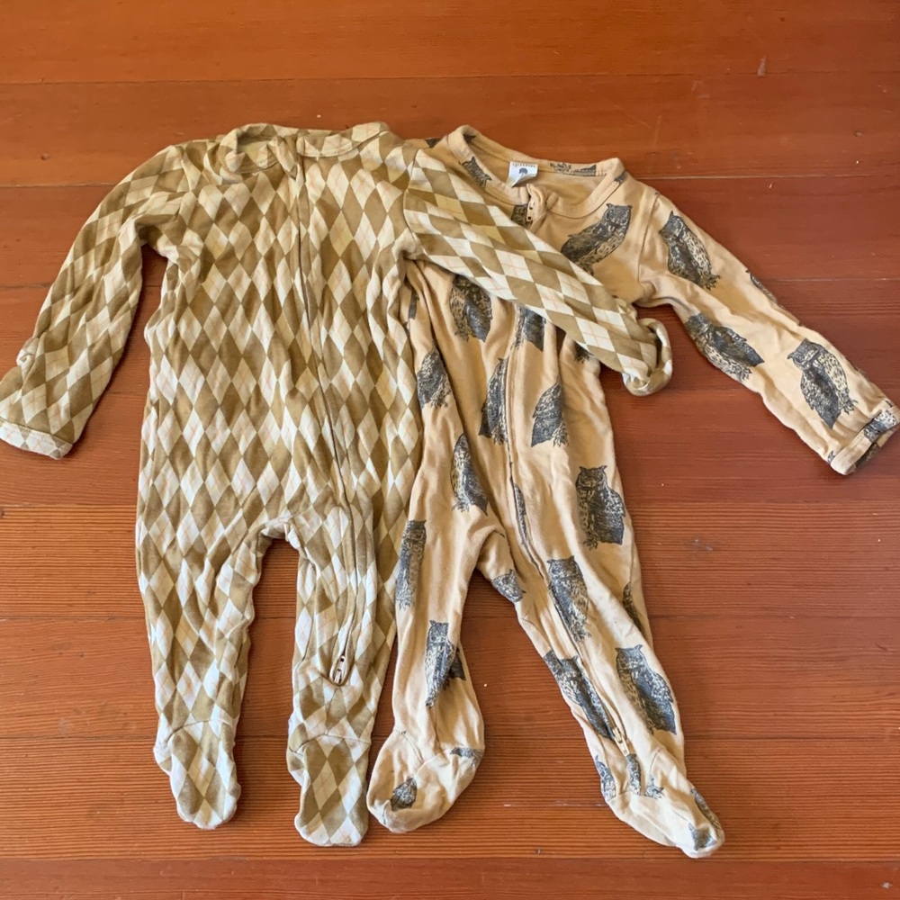 2 Kate Quinn zip up footie pajamas 6-9 months